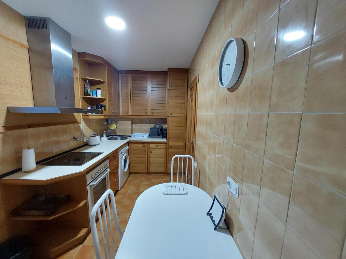 Piso Sencillo Y Acogedor Con Parking Gratuito Daire Baranain Dış mekan fotoğraf